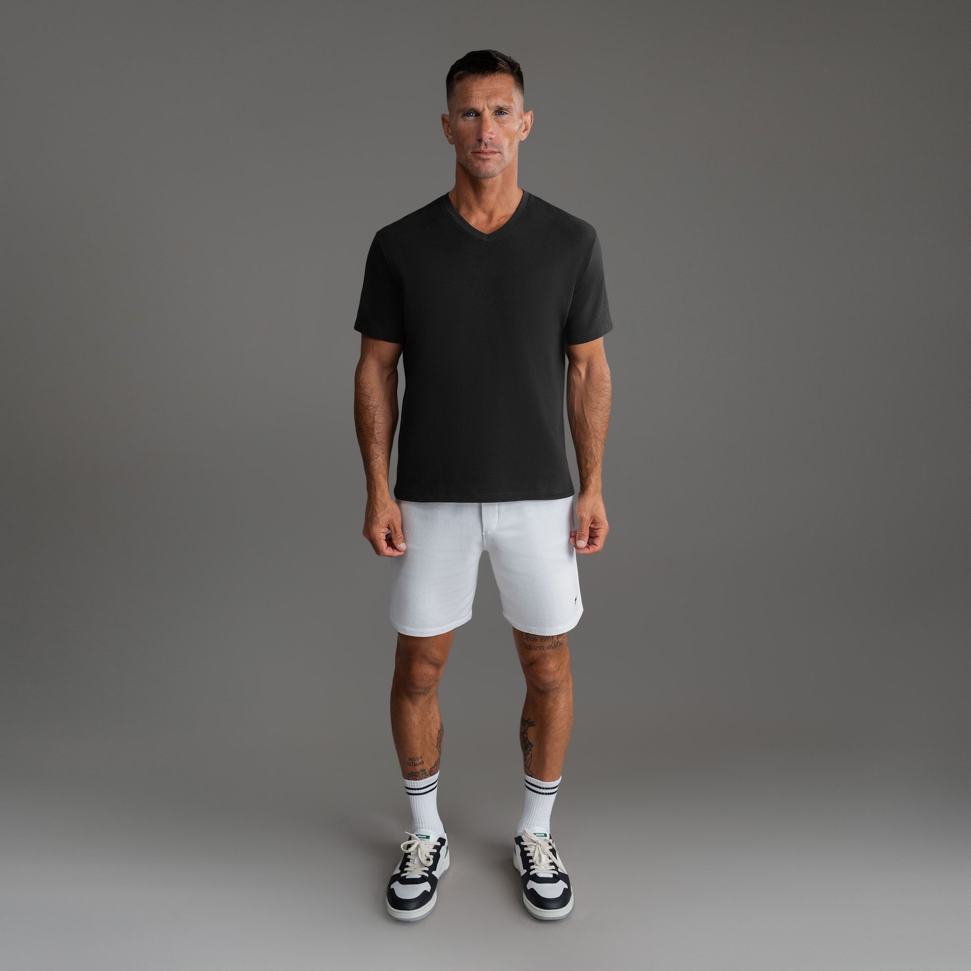 Cumulus V-Neck T-Shirt - Black