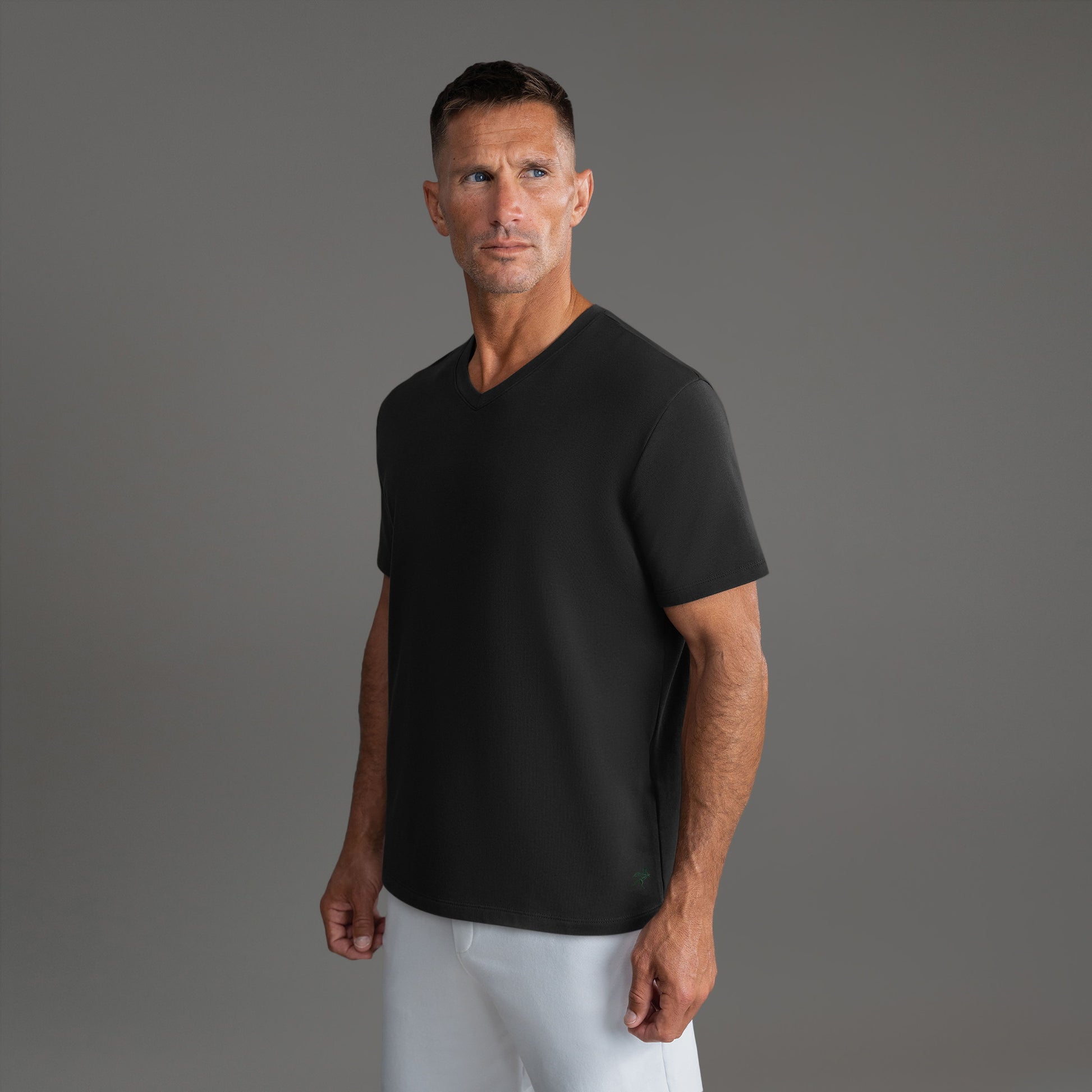 Cumulus V-Neck T-Shirt - Black