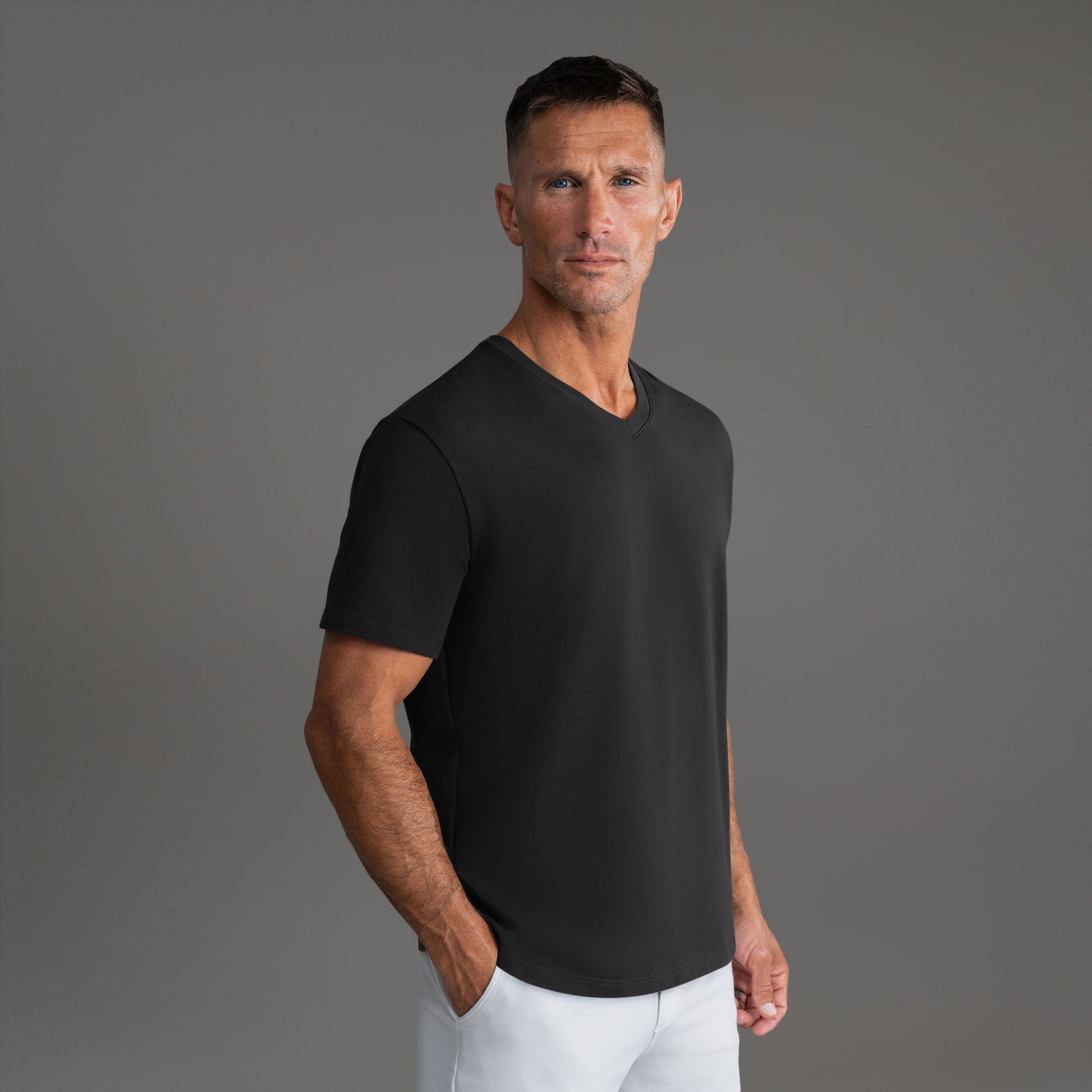 Cumulus V-Neck T-Shirt - Black